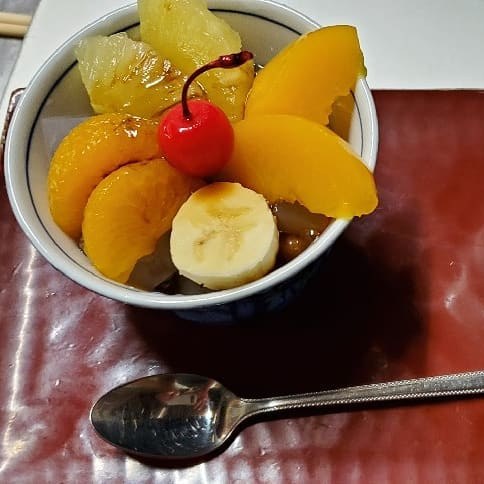 果物たっぷりのみつまめ